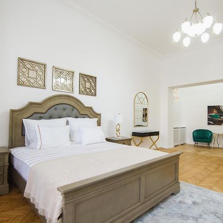 Unique Experience At Rimanoczy Palace Oradea Exteriér fotografie
