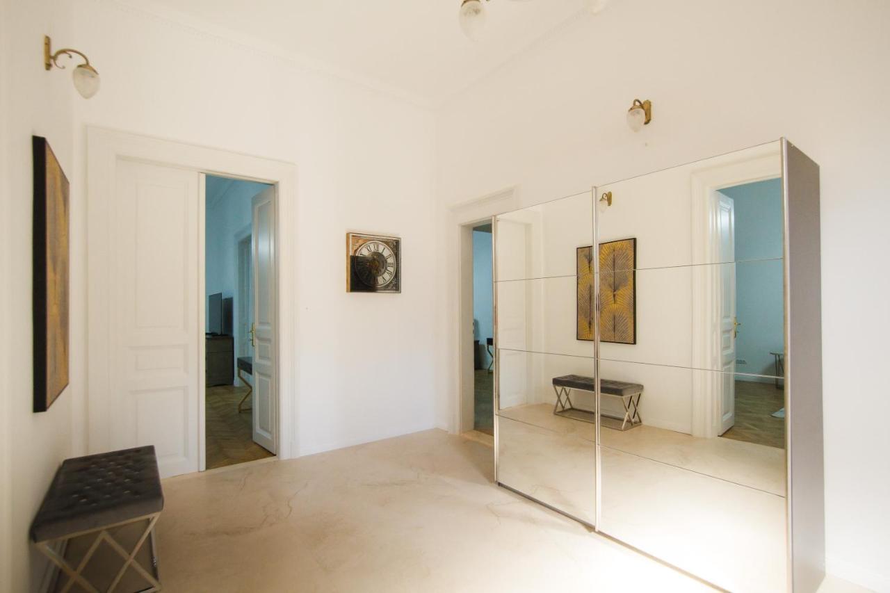 Unique Experience At Rimanoczy Palace Oradea Exteriér fotografie